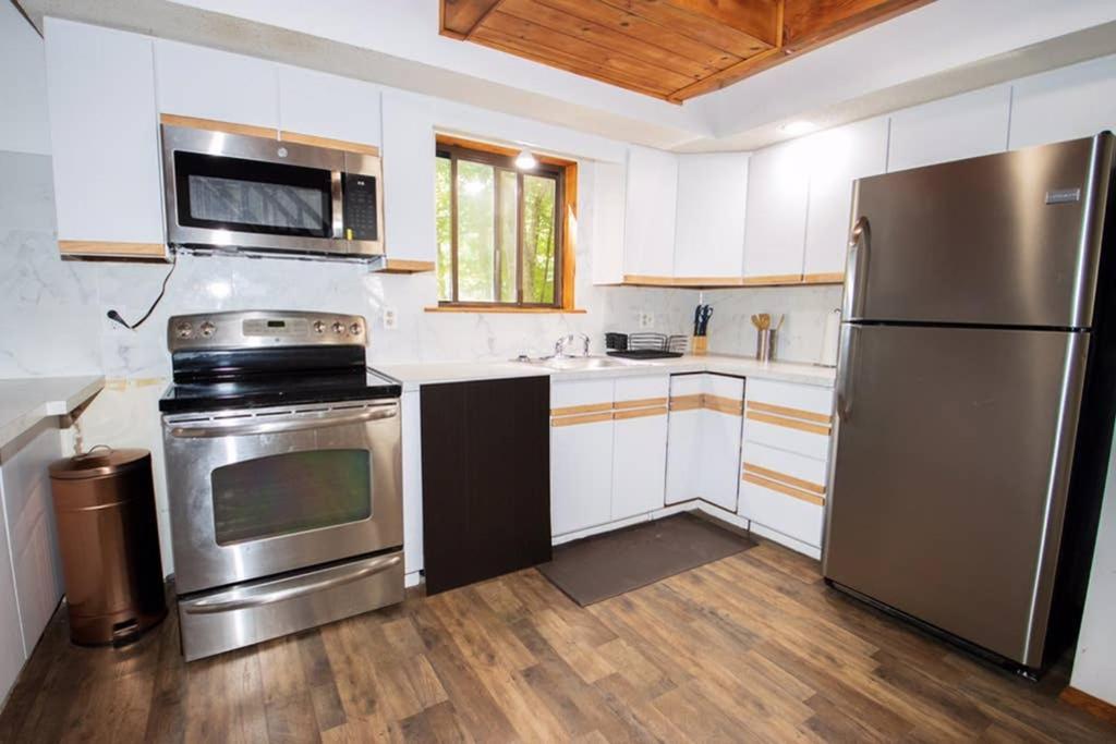 Entire 3 Bedroom Adventure Chalet, Near The Best Of The Poconos East Stroudsburg Εξωτερικό φωτογραφία