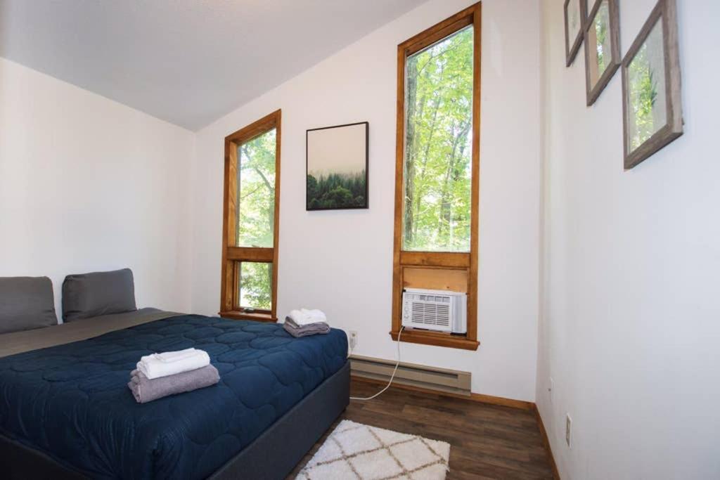 Entire 3 Bedroom Adventure Chalet, Near The Best Of The Poconos East Stroudsburg Εξωτερικό φωτογραφία