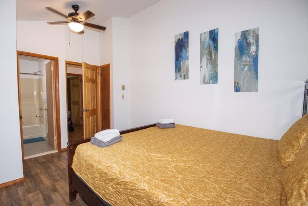 Entire 3 Bedroom Adventure Chalet, Near The Best Of The Poconos East Stroudsburg Εξωτερικό φωτογραφία
