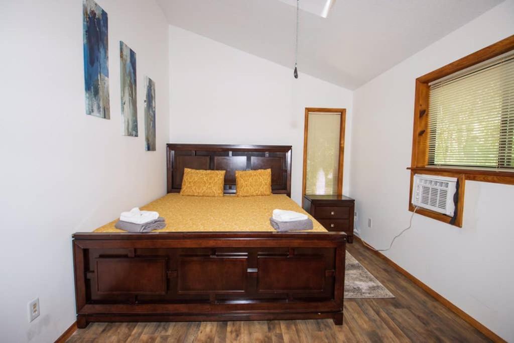Entire 3 Bedroom Adventure Chalet, Near The Best Of The Poconos East Stroudsburg Εξωτερικό φωτογραφία